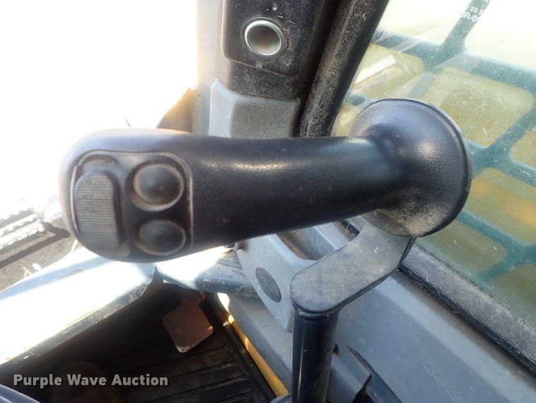 image for item DE0820 2019 Gehl R190  skid steer loader