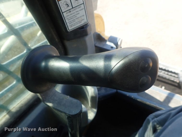 image for item DE0820 2019 Gehl R190  skid steer loader