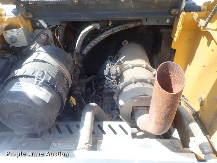 image for item DE0820 2019 Gehl R190  skid steer loader