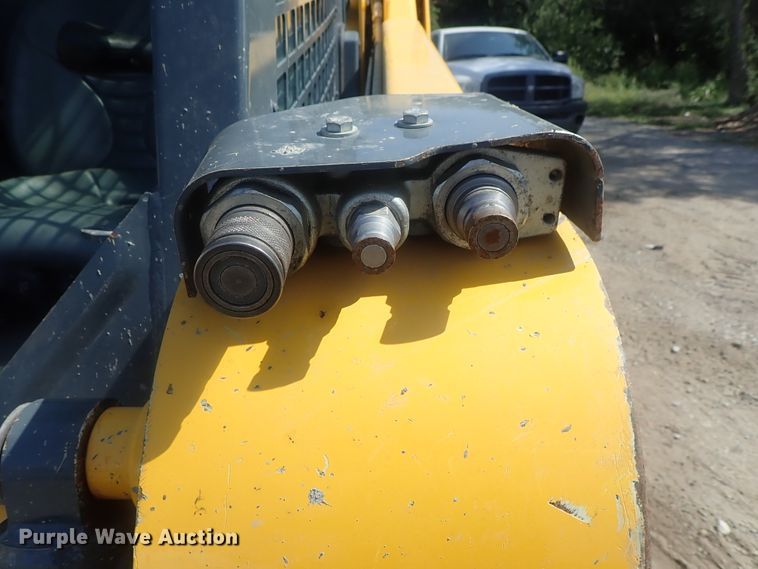 image for item DE0820 2019 Gehl R190  skid steer loader