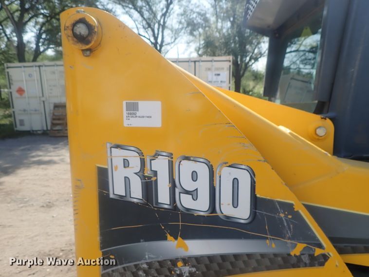 image for item DE0820 2019 Gehl R190  skid steer loader