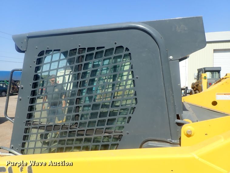 image for item DE0820 2019 Gehl R190  skid steer loader