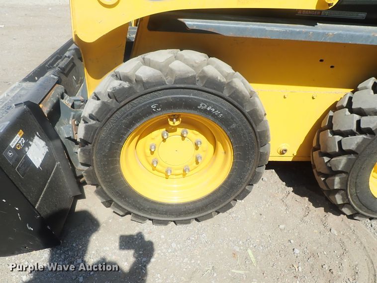 image for item DE0820 2019 Gehl R190  skid steer loader