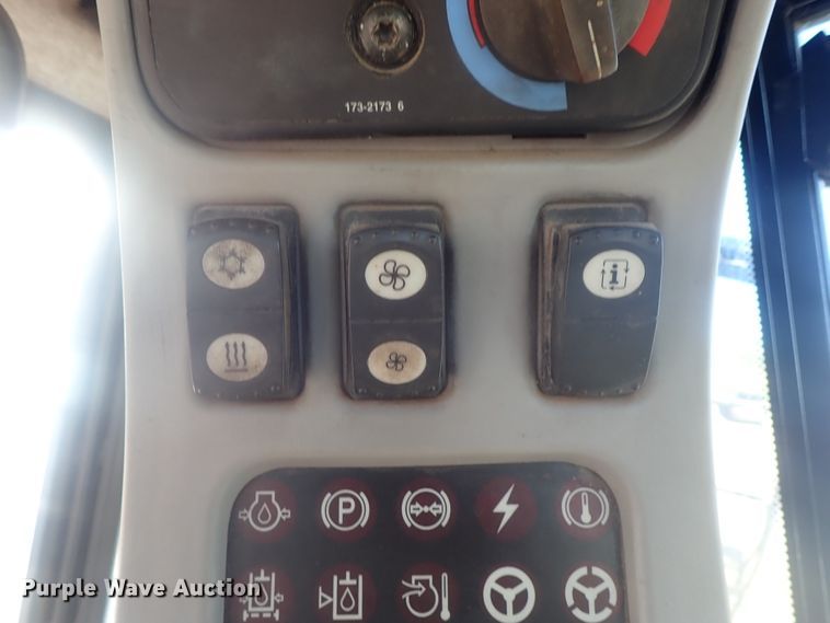 image for item DE0823 2007 Caterpillar 950H  wheel loader