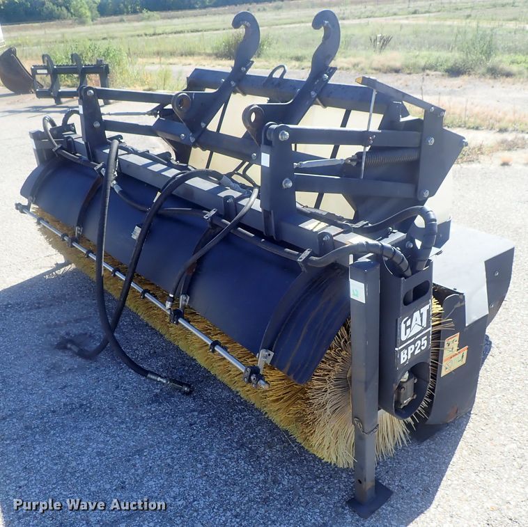 image for item DE0826 Caterpillar BP25 broom