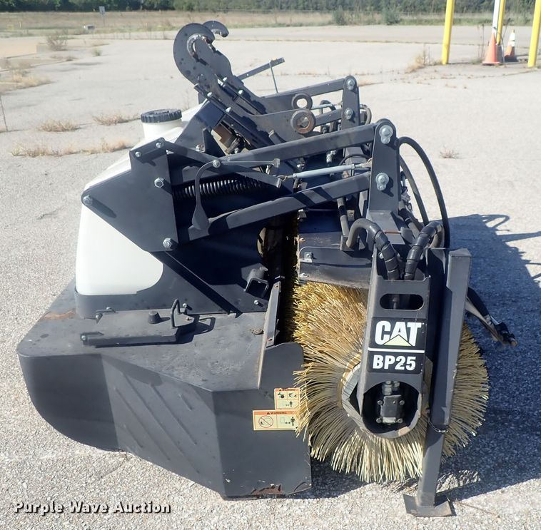 image for item DE0826 Caterpillar BP25 broom