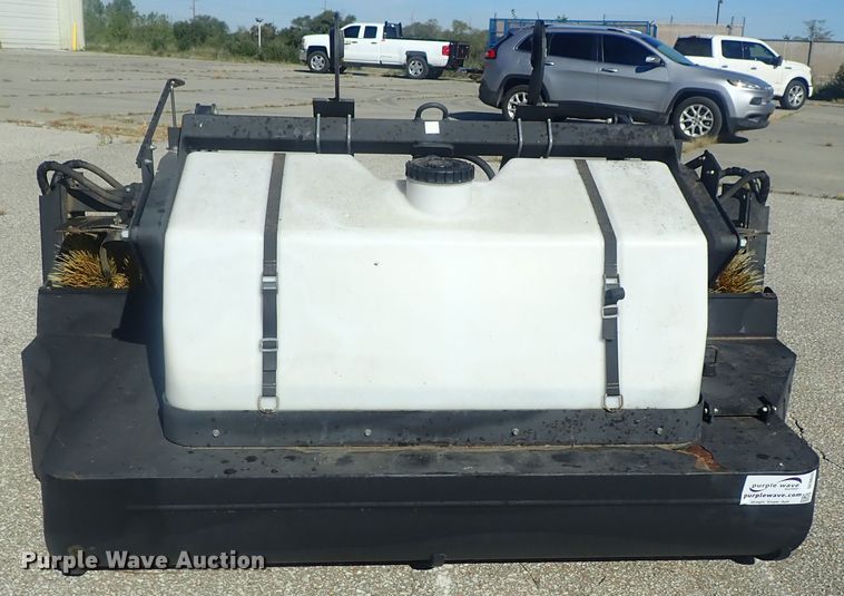 image for item DE0826 Caterpillar BP25 broom