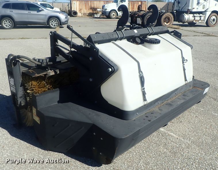 image for item DE0826 Caterpillar BP25 broom