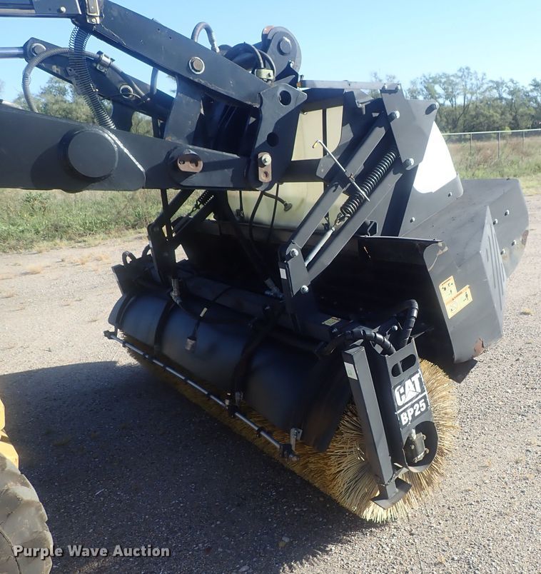 image for item DE0826 Caterpillar BP25 broom