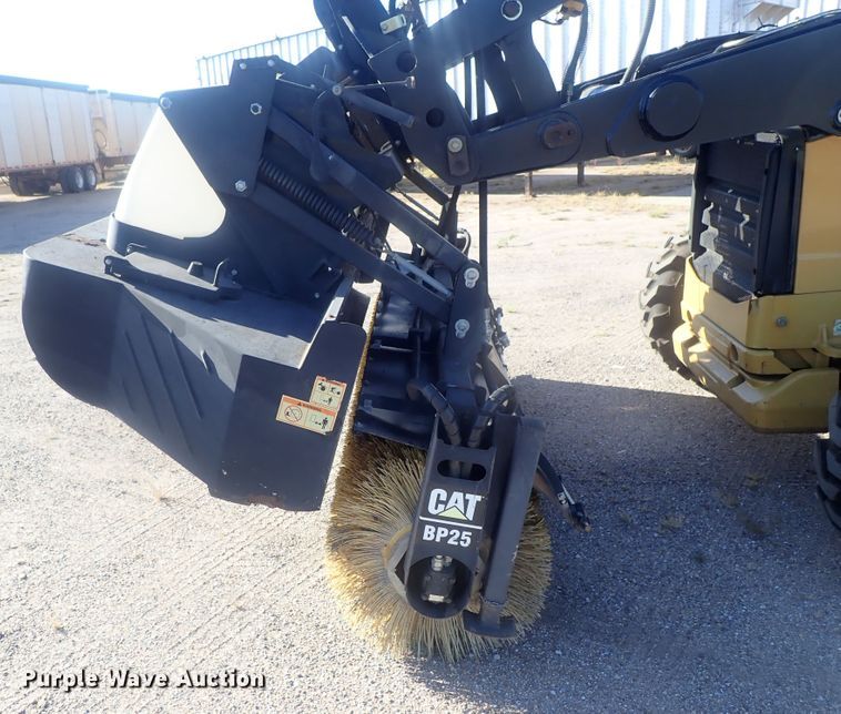 image for item DE0826 Caterpillar BP25 broom