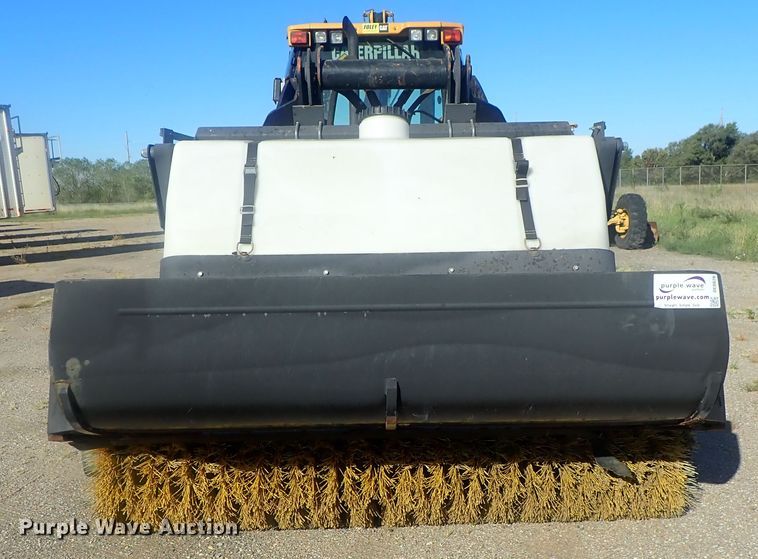 image for item DE0826 Caterpillar BP25 broom