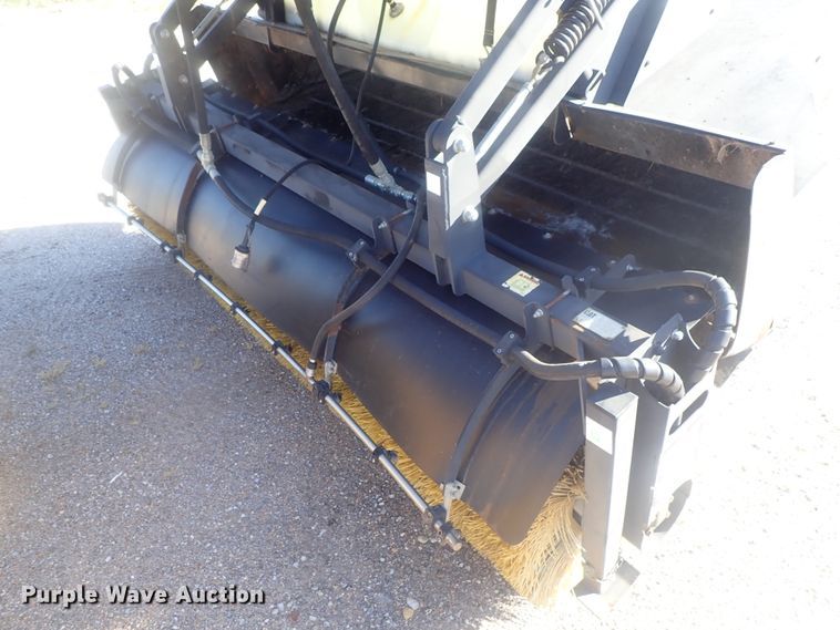 image for item DE0826 Caterpillar BP25 broom