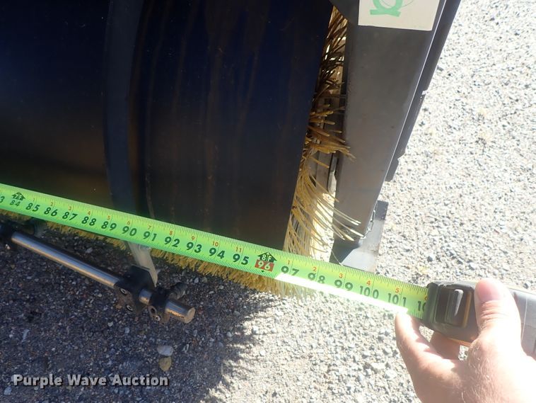 image for item DE0826 Caterpillar BP25 broom