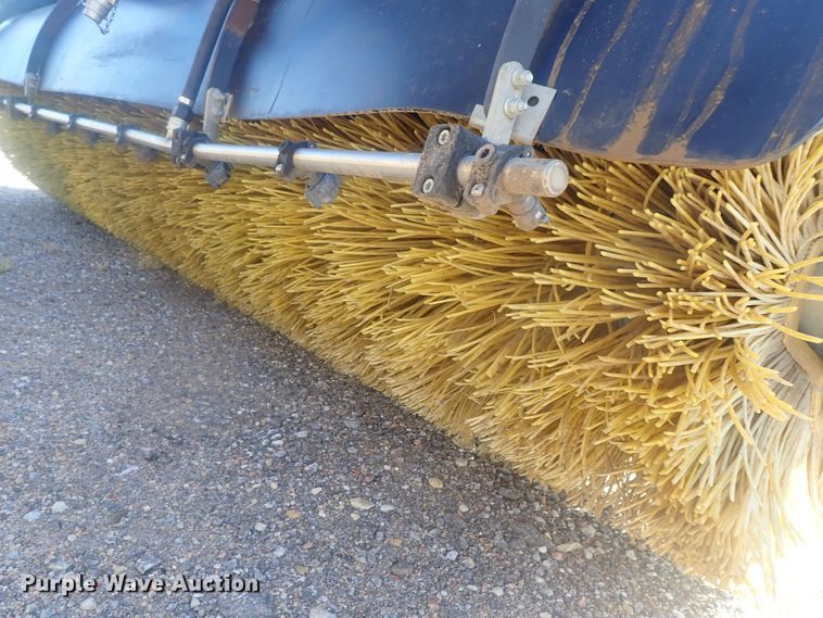 image for item DE0826 Caterpillar BP25 broom