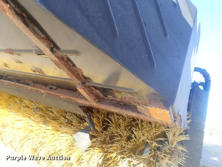 image for item DE0826 Caterpillar BP25 broom