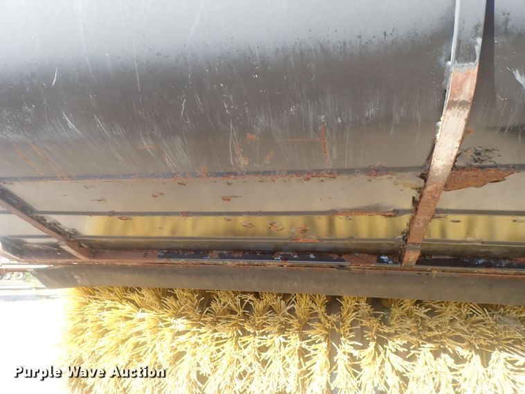 image for item DE0826 Caterpillar BP25 broom