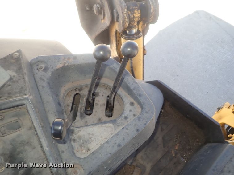 image for item DE0827 2006 John Deere 310SG  backhoe