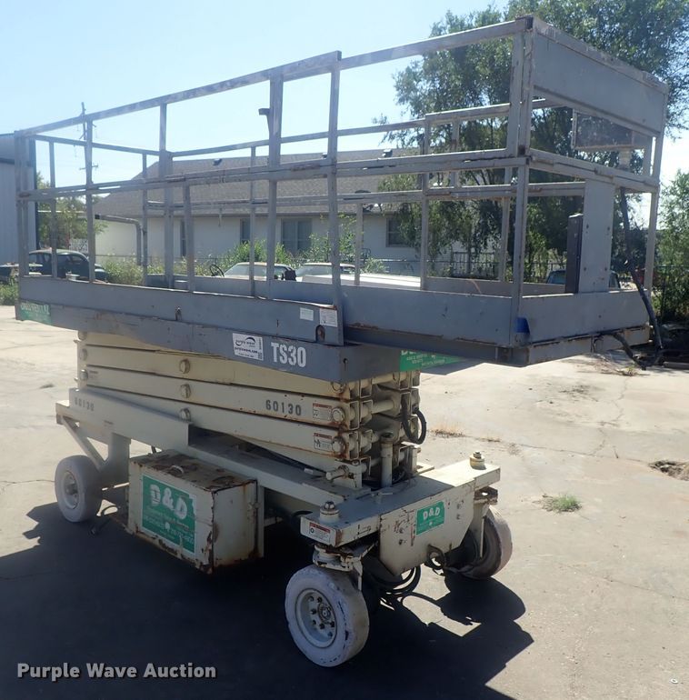 image for item DE0841 Terex TS30  scissor lift