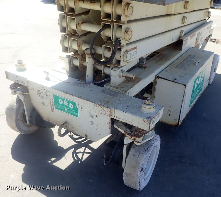 image for item DE0841 Terex TS30  scissor lift