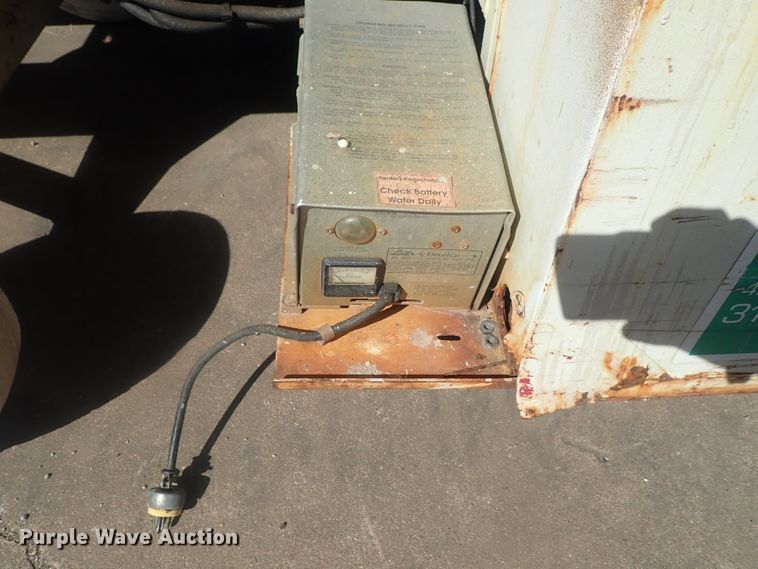 image for item DE0841 Terex TS30  scissor lift