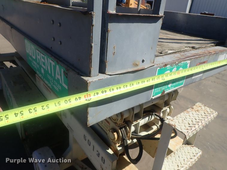 image for item DE0841 Terex TS30  scissor lift