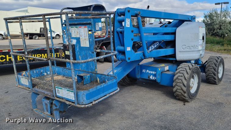 image for item DE2458 2000 Genie Z-45/25  boom lift