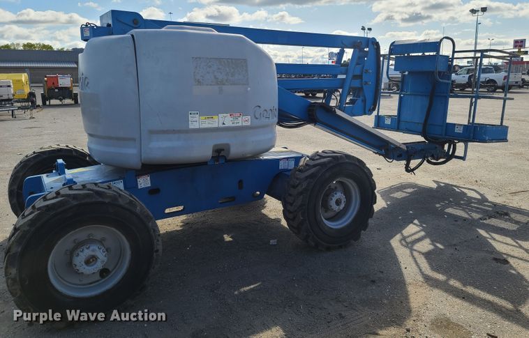image for item DE2458 2000 Genie Z-45/25  boom lift