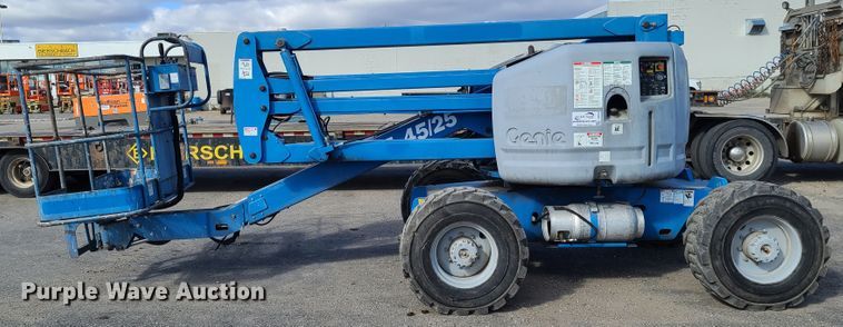 image for item DE2458 2000 Genie Z-45/25  boom lift