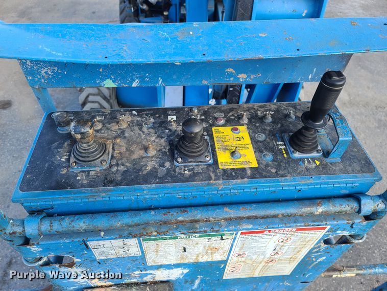 image for item DE2458 2000 Genie Z-45/25  boom lift