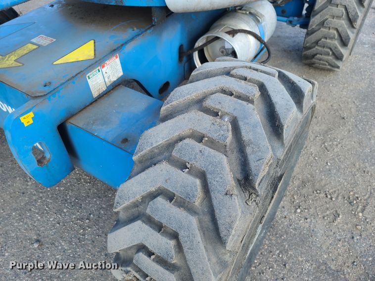 image for item DE2458 2000 Genie Z-45/25  boom lift