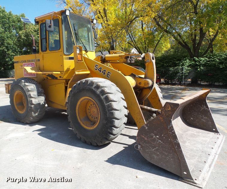 image for item DF0886 1991 John Deere 544E  wheel loader