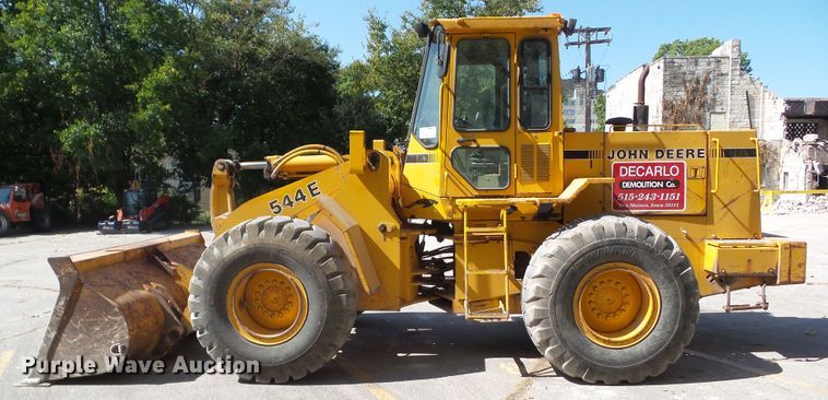 image for item DF0886 1991 John Deere 544E  wheel loader