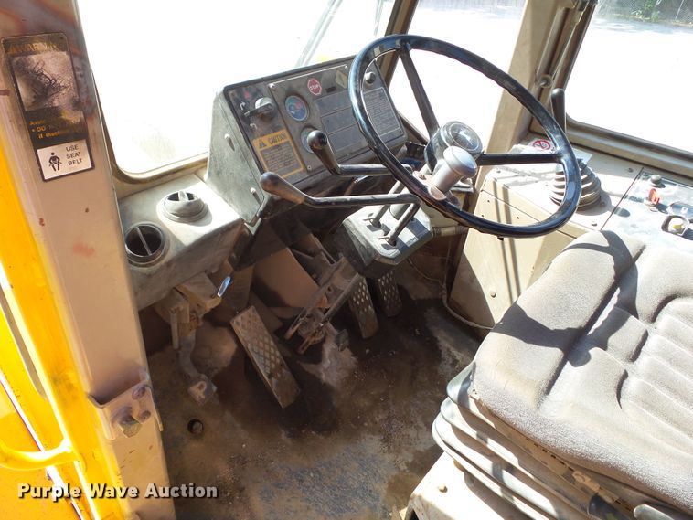 image for item DF0886 1991 John Deere 544E  wheel loader