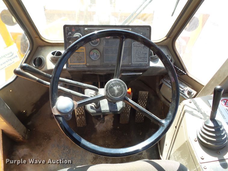 image for item DF0886 1991 John Deere 544E  wheel loader