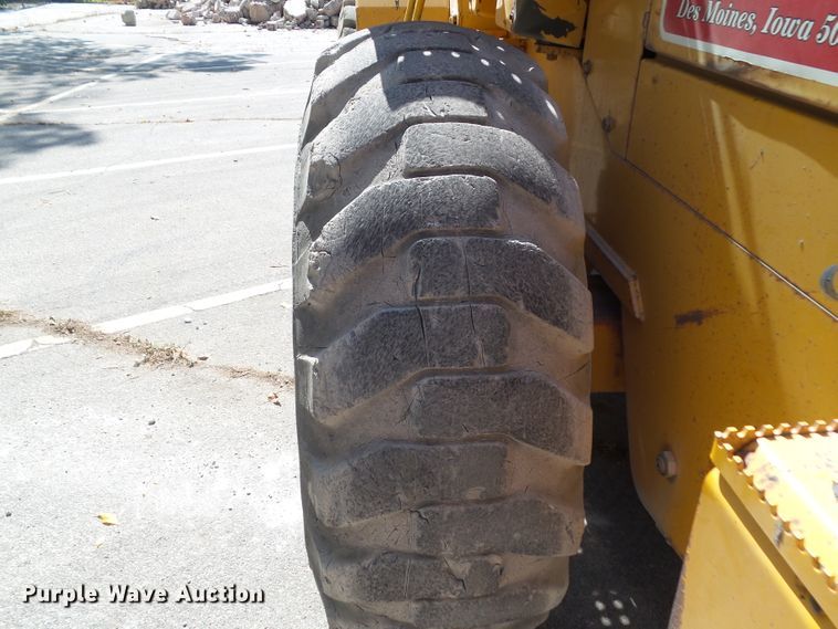 image for item DF0886 1991 John Deere 544E  wheel loader