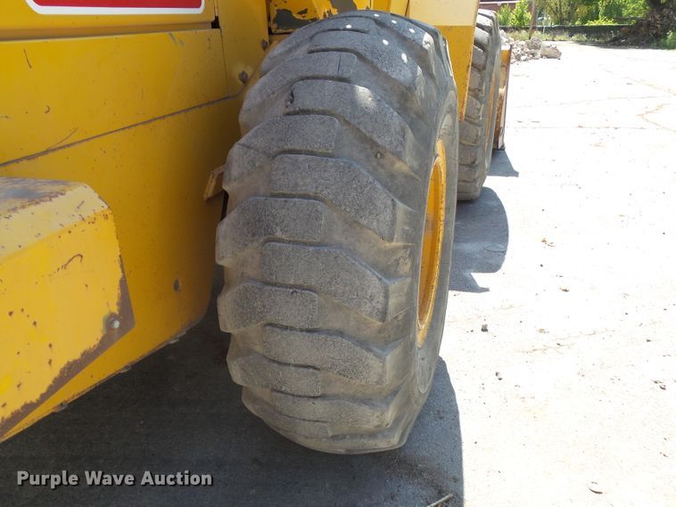 image for item DF0886 1991 John Deere 544E  wheel loader