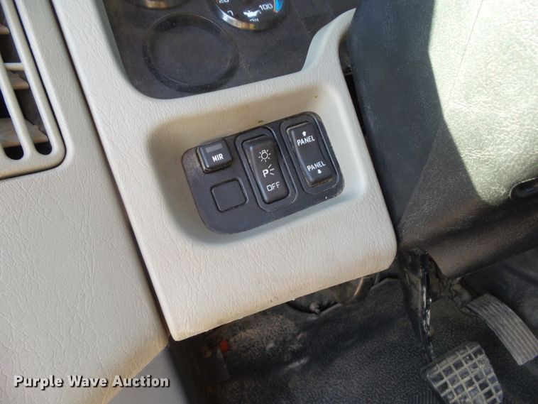 image for item DF0887 2013 International TerraStar  utility truck