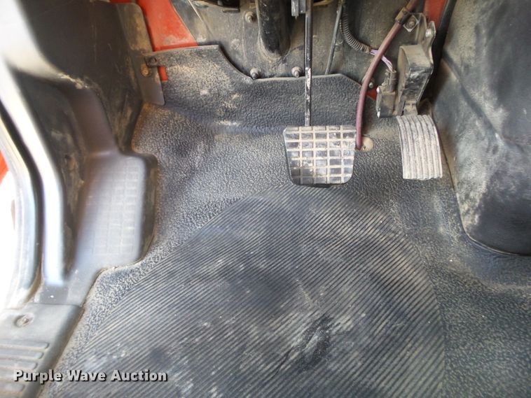 image for item DF0887 2013 International TerraStar  utility truck