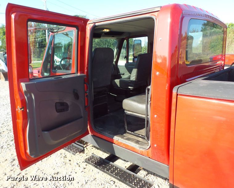 image for item DF0887 2013 International TerraStar  utility truck