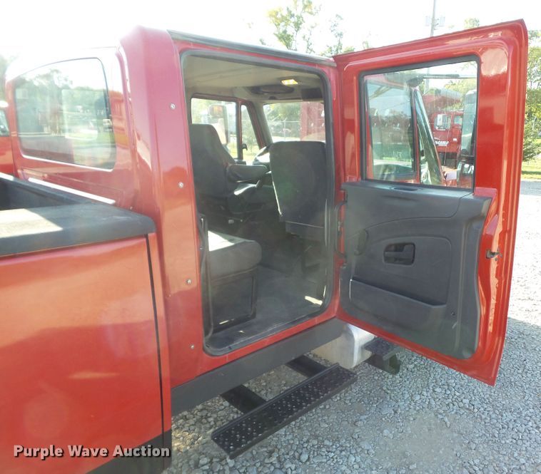 image for item DF0887 2013 International TerraStar  utility truck