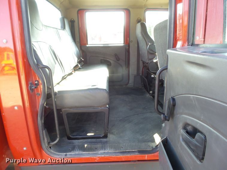 image for item DF0887 2013 International TerraStar  utility truck