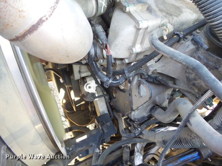 image for item DF0887 2013 International TerraStar  utility truck