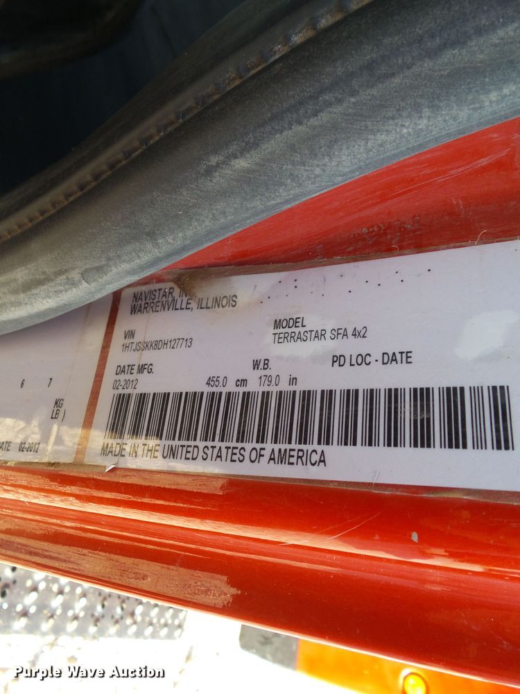 image for item DF0887 2013 International TerraStar  utility truck