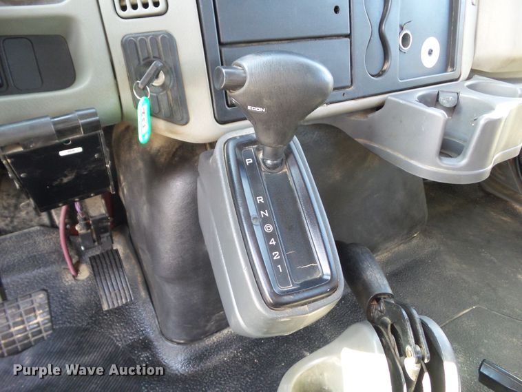 image for item DF0888 2013 International TerraStar  utility truck