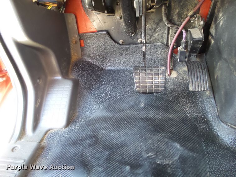 image for item DF0888 2013 International TerraStar  utility truck