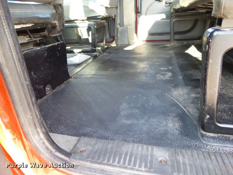 image for item DF0888 2013 International TerraStar  utility truck