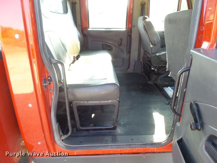 image for item DF0888 2013 International TerraStar  utility truck