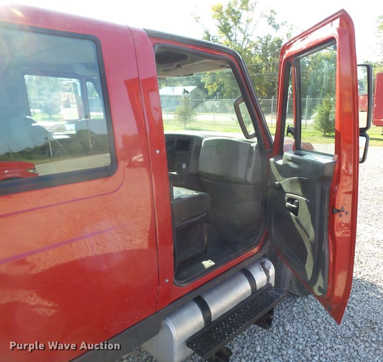 image for item DF0888 2013 International TerraStar  utility truck