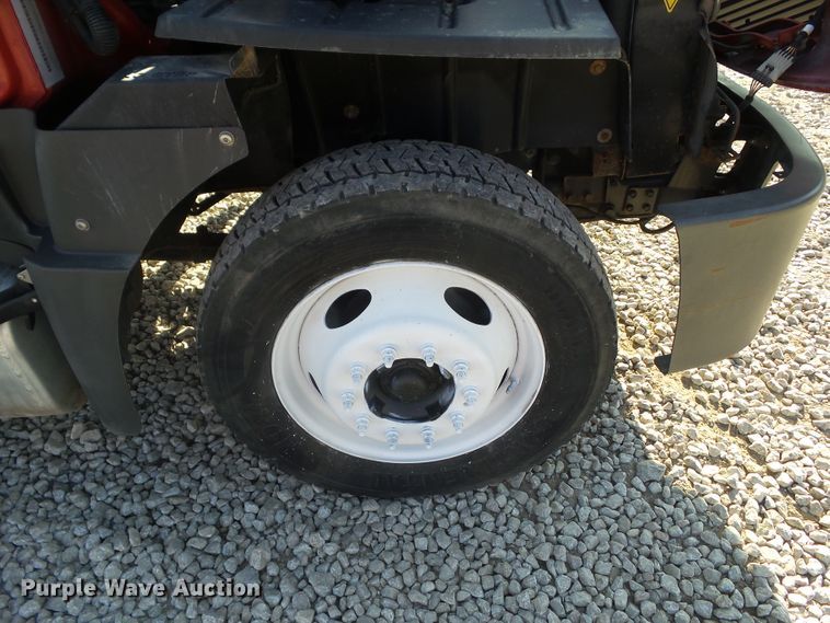 image for item DF0888 2013 International TerraStar  utility truck