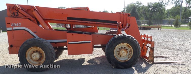 image for item DF0889 SkyTrak 8042  telehandler
